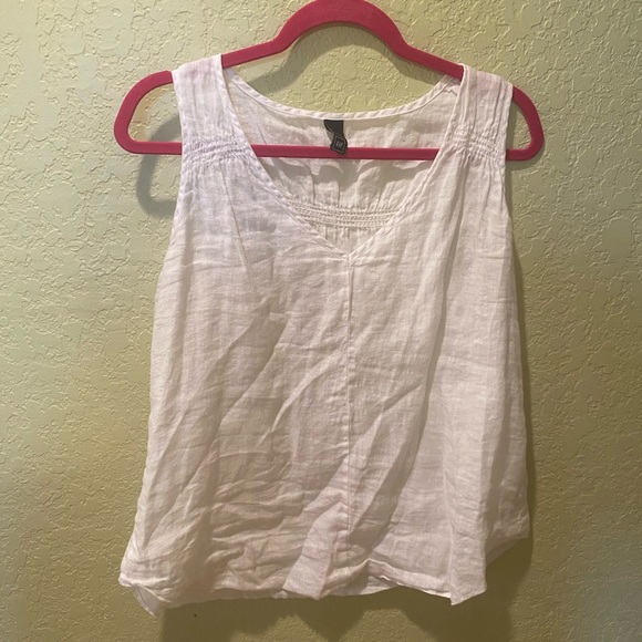 GAP Tops - Gap size L white linen tank top